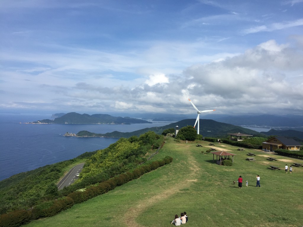 標高333mから萩六島村、見島を眺める。